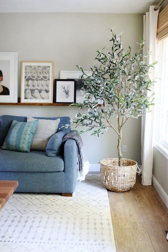 how to decorate a large wall