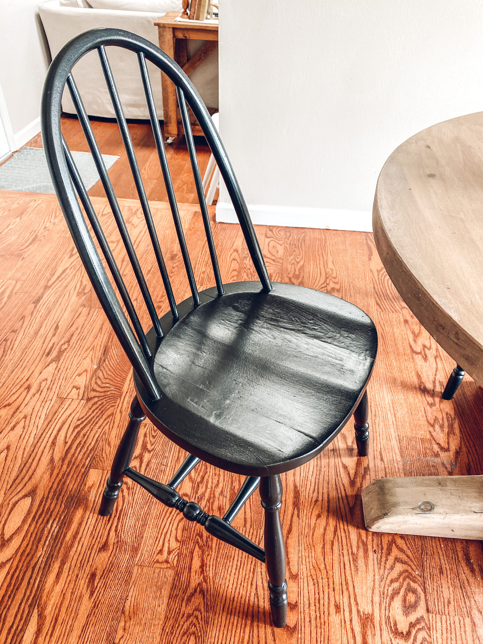 paint sprayer painting chairs