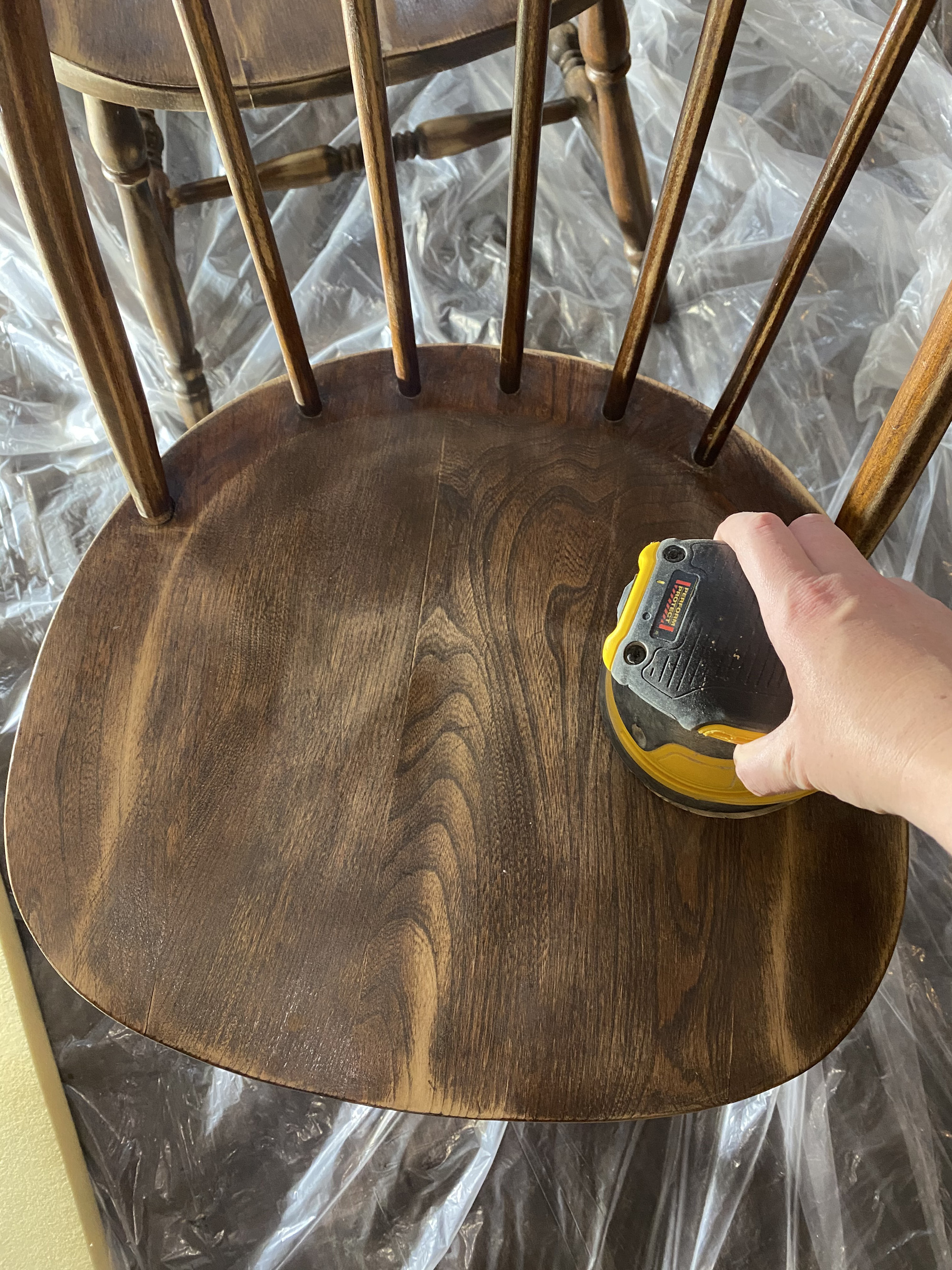 how to paint chairs