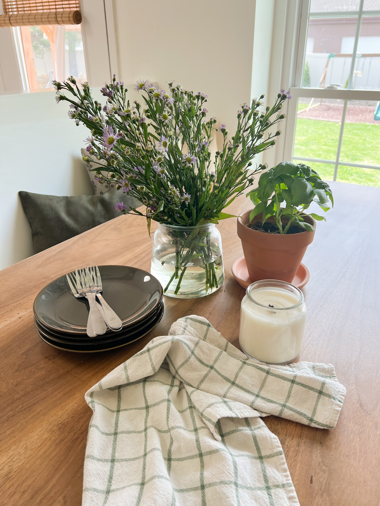 how to decorate for spring on a budget