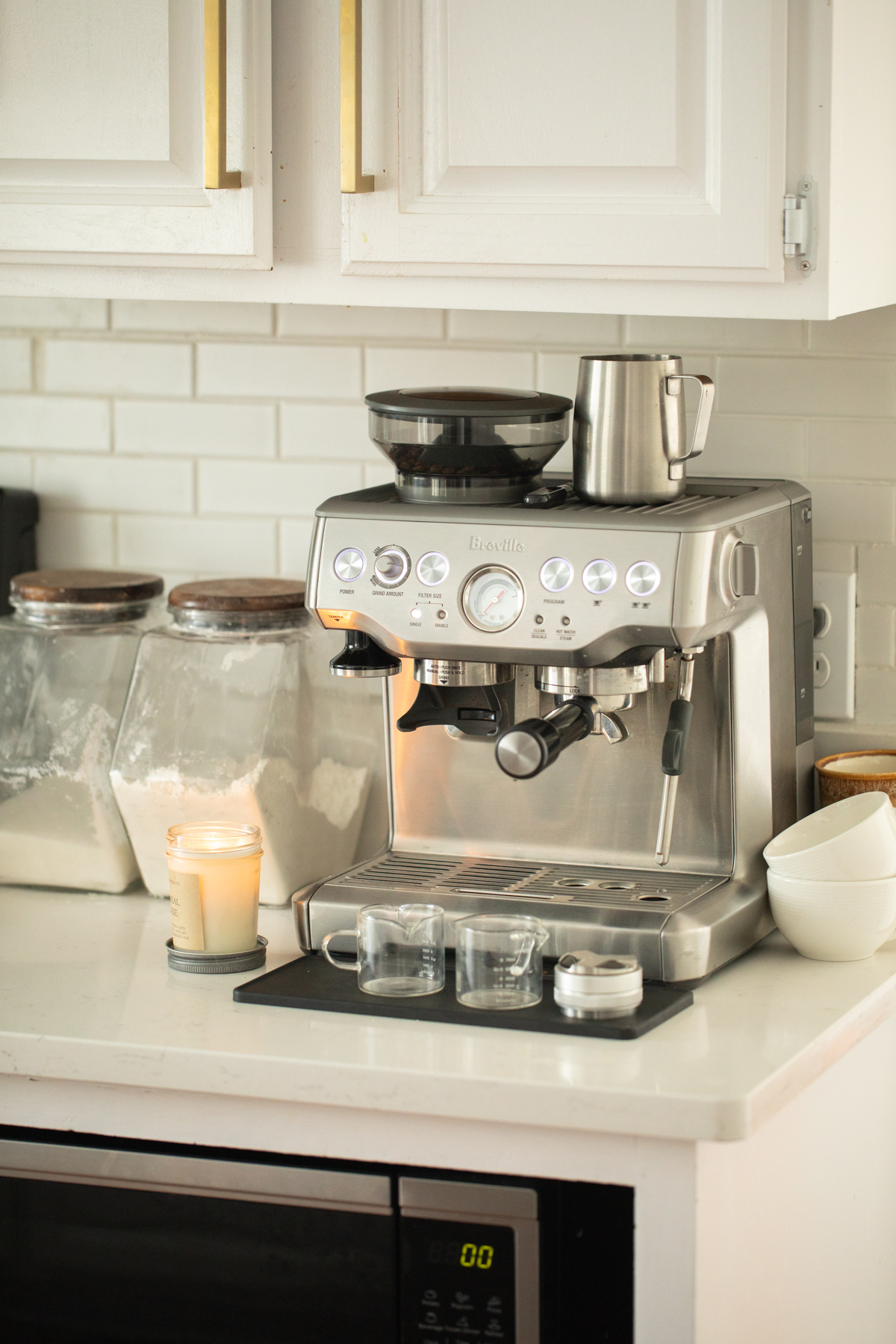 How to Use the Breville Barista Express to Make a Latte