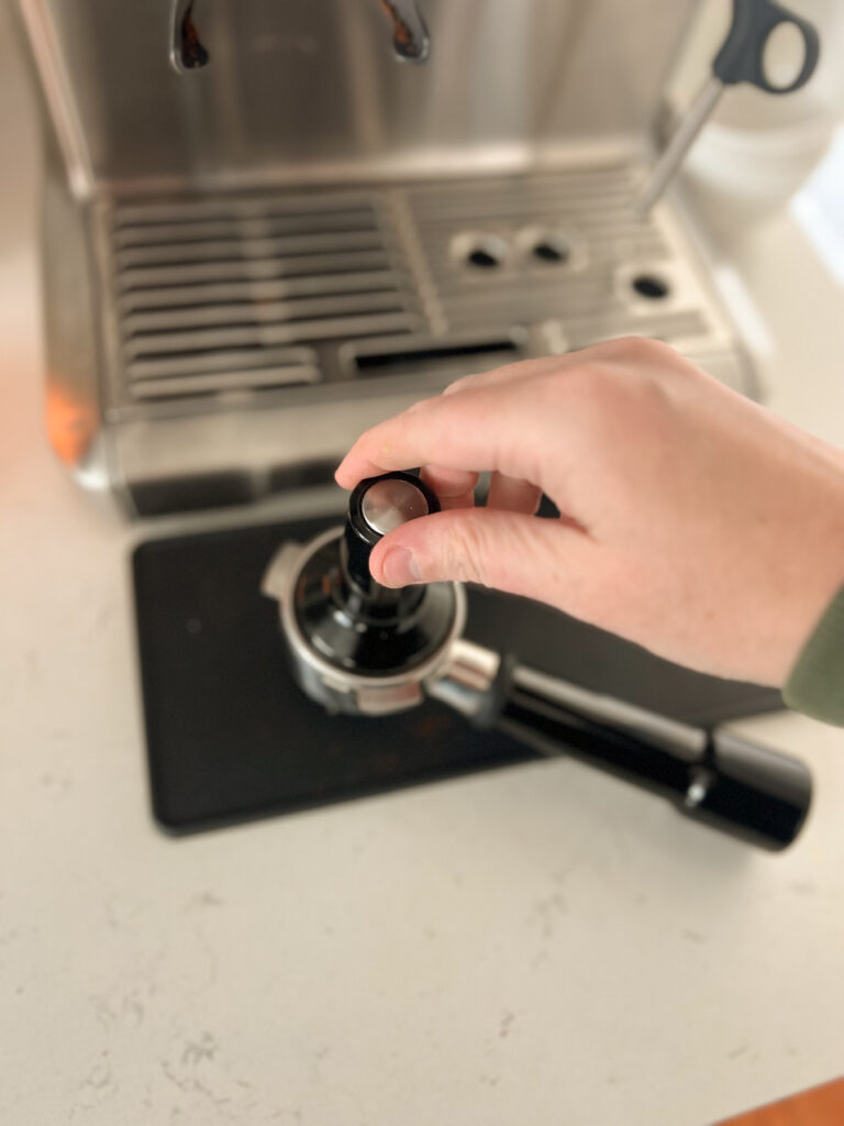 how to make a latte with breville barista express